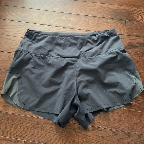 lululemon athletica Women's Smooth Stride Shorts - Gray - Picture 4 of 9